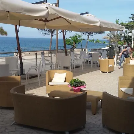 Hotel Ristorante La Tartaruga 4*
